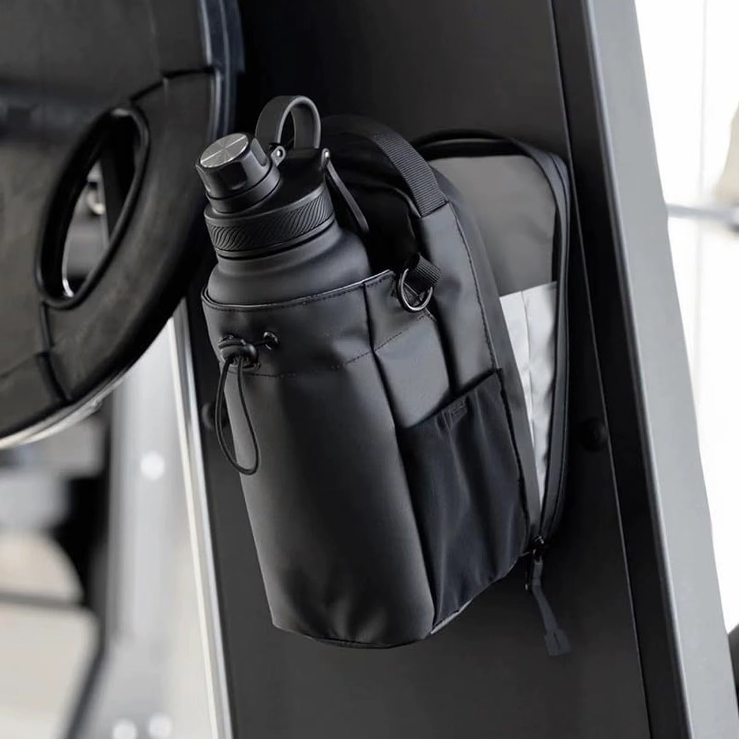 Gym Bottle Bag Magnetic Gym Bottle Sling Bag with Shoulder Strap Black 3 Strong Magnets Portable Gym Bottle Holder for Fitness